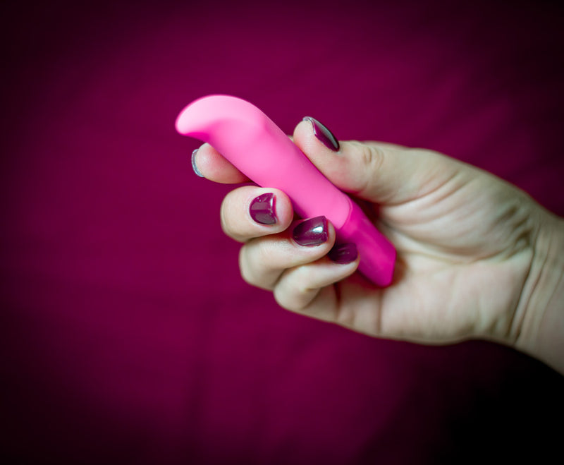MADDIE USB Rechargeable Silicone 10-Function G-Spot Bullet Vibrator - NEON PINK